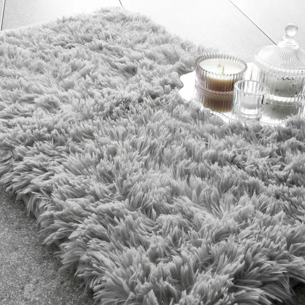 Catherine Lansfield Cuddly Faux Fur Bath Mat Silver