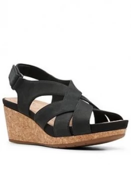 Clarks Un Capri Step Leather Wedge Sandal - Black