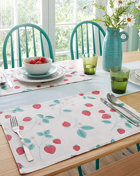 Catherine Lansfield CL Strawberry Garden Placemats White/Pink PO57201