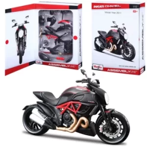 Ducati Diavel Carbon 1:12 Diecast Model Kit