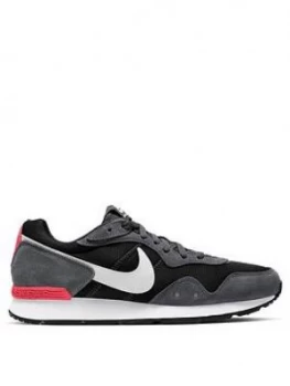 Nike Venture Runner - Black/Grey