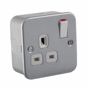 KnightsBridge 1G DP 13A Metal Clad 230V UK 3 Pin Switched Electric Wall Socket